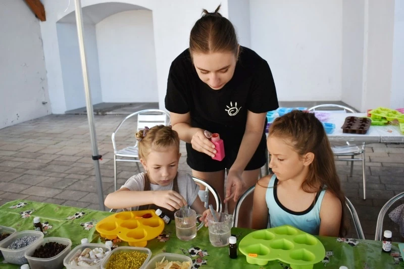 Warsztaty mydlarskie na raciborskim zamku